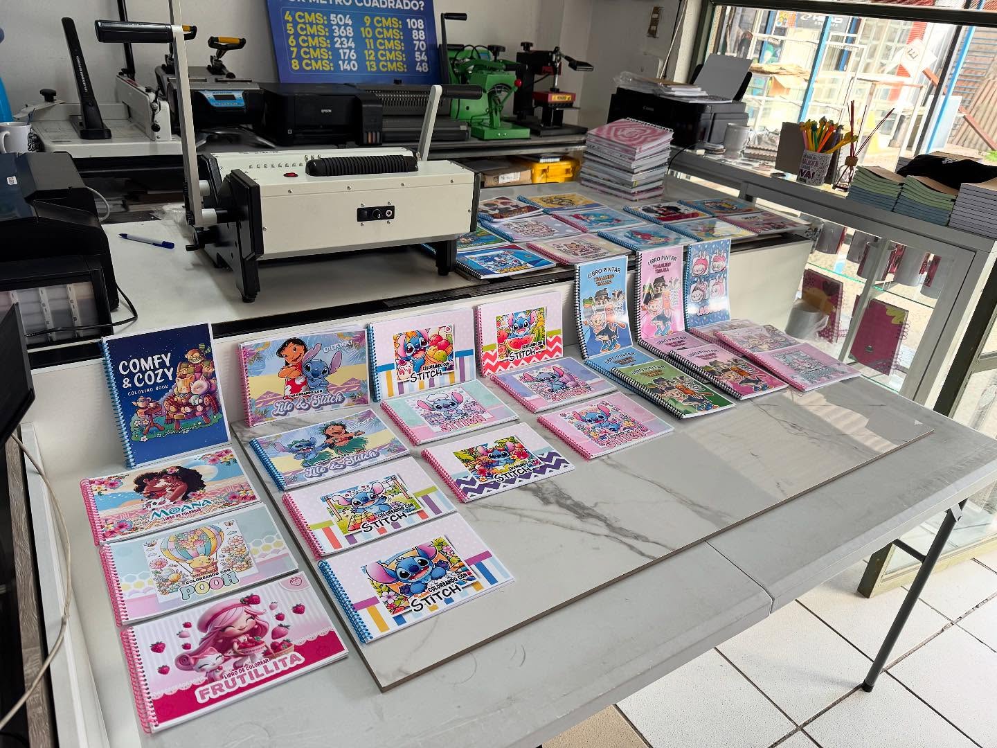 Libros para colorear, impresos en el taller.