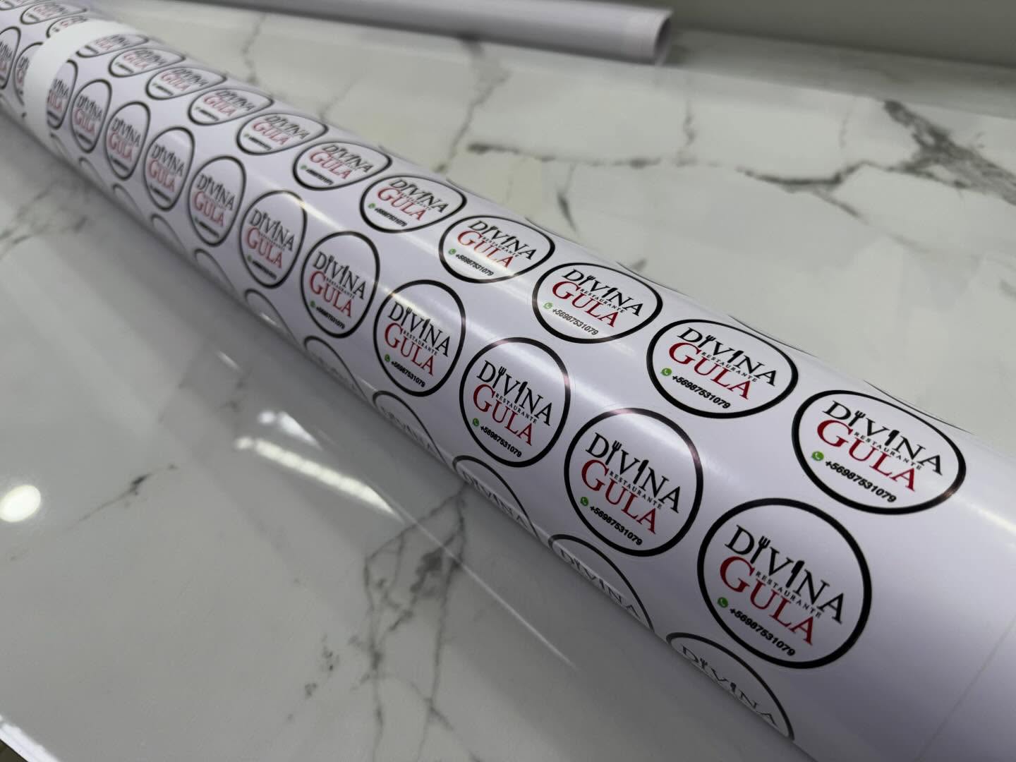 Metros de stickers troquelados para Divina Gula.
